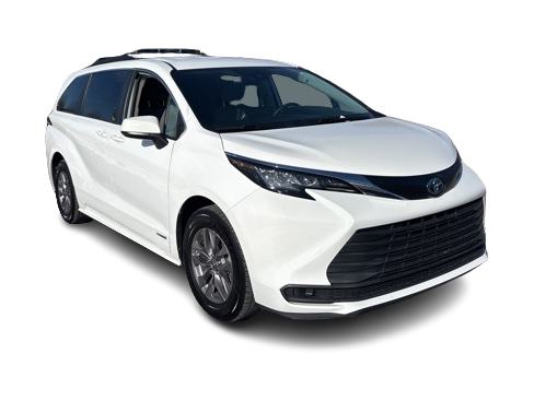 2021 Toyota Sienna LE 15