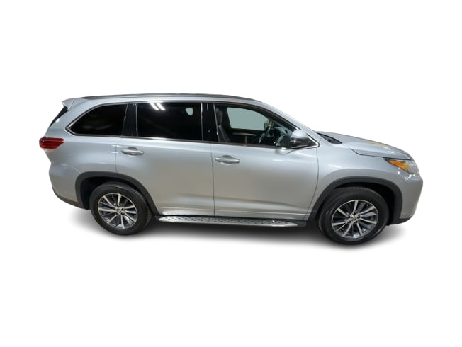 Thumbnail: 2017 Toyota Highlander - 22