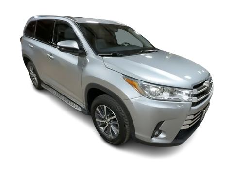 Thumbnail: 2017 Toyota Highlander - 18