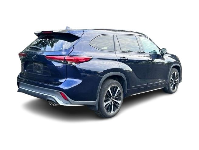 Thumbnail: 2022 Toyota Highlander - 8