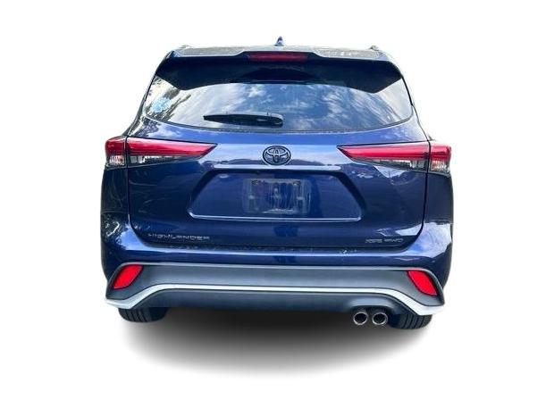 Thumbnail: 2022 Toyota Highlander - 3