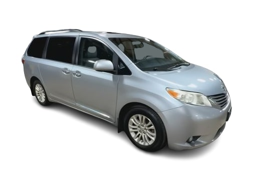 Thumbnail: 2015 Toyota Sienna - 17