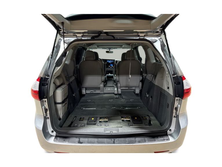Thumbnail: 2015 Toyota Sienna - 14