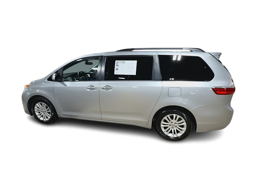 Thumbnail: 2015 Toyota Sienna - 20