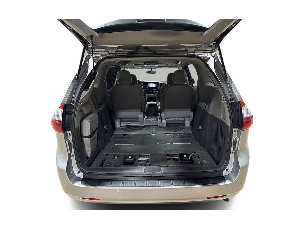 Thumbnail: 2015 Toyota Sienna - 16