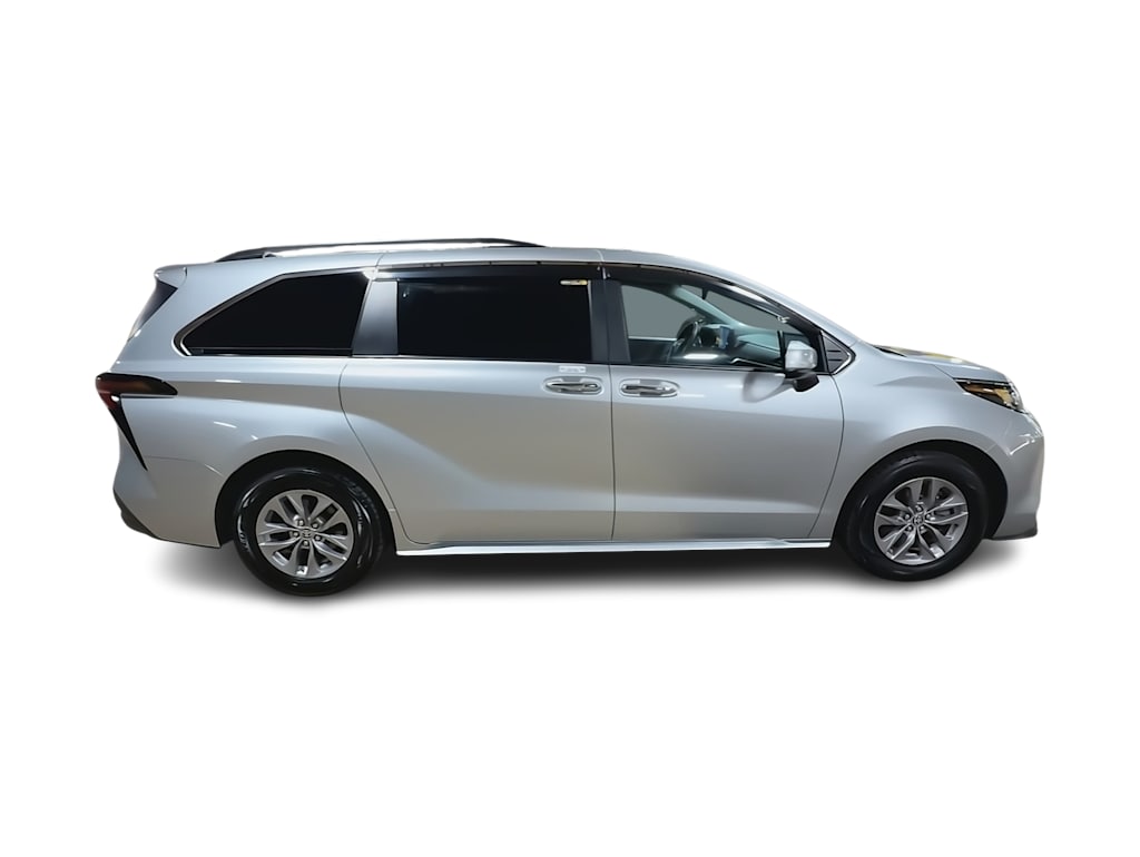 Thumbnail: 2023 Toyota Sienna - 22