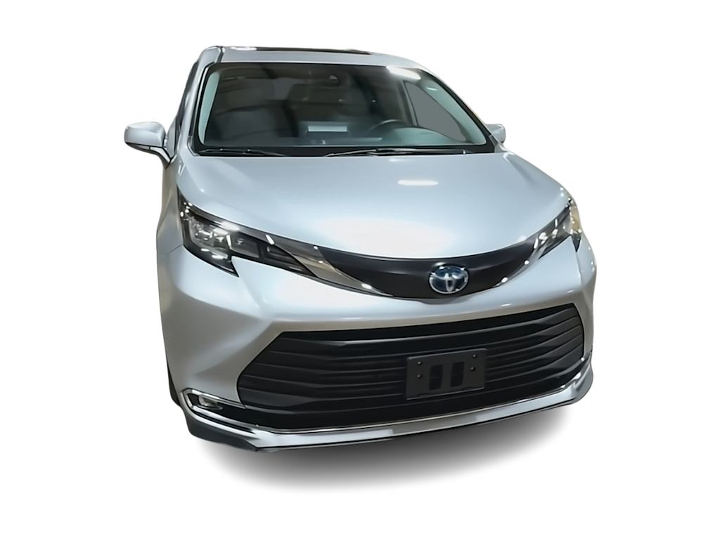 Thumbnail: 2023 Toyota Sienna - 4