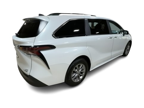 Thumbnail: 2024 Toyota Sienna - 21