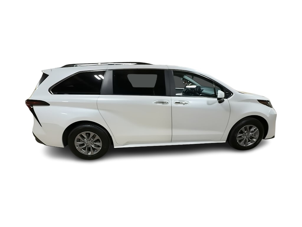 Thumbnail: 2024 Toyota Sienna - 22