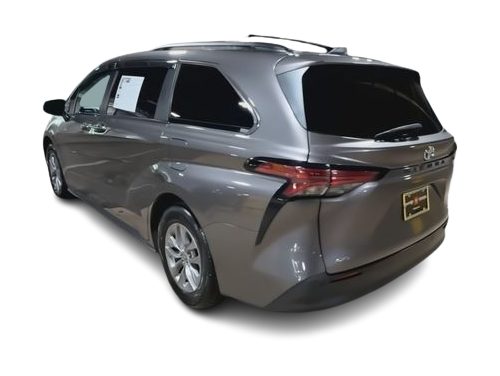 Thumbnail: 2022 Toyota Sienna - 4