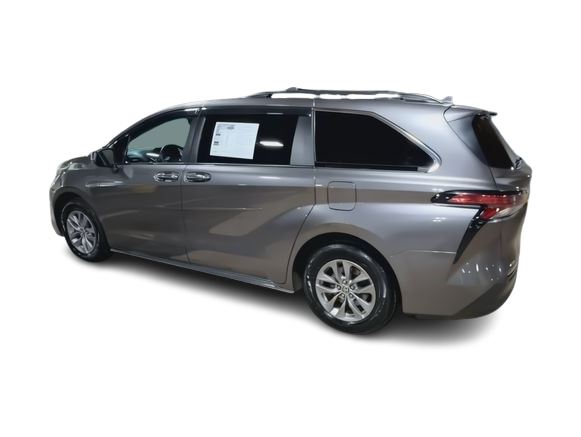 Thumbnail: 2022 Toyota Sienna - 22