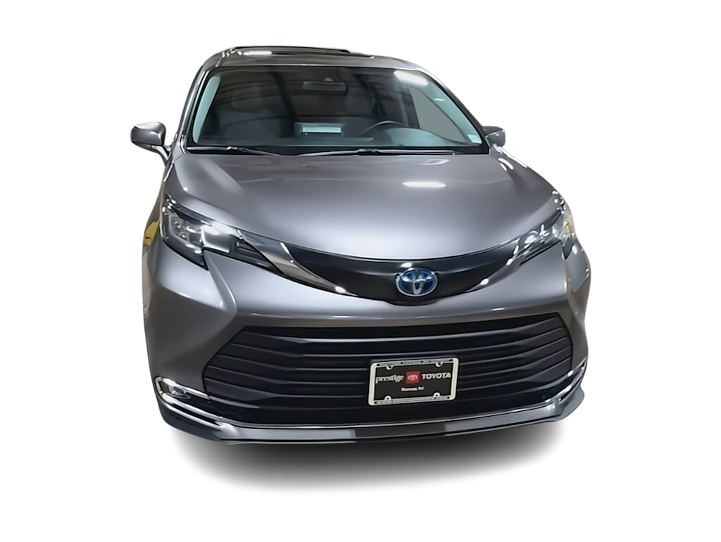 Thumbnail: 2022 Toyota Sienna - 6