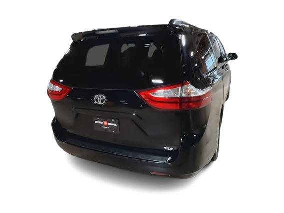 2017 Toyota Sienna XLE 19