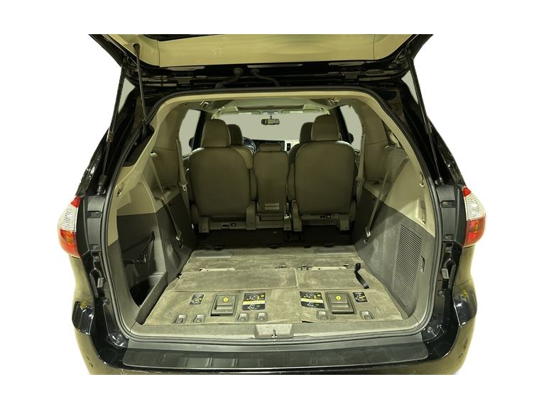 2017 Toyota Sienna XLE 14