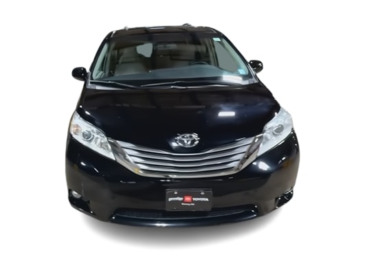 2017 Toyota Sienna XLE 17