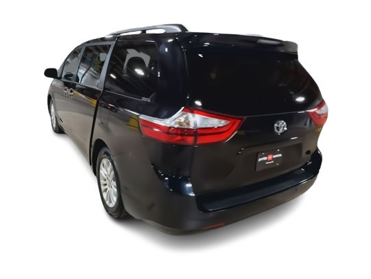 2017 Toyota Sienna XLE 4