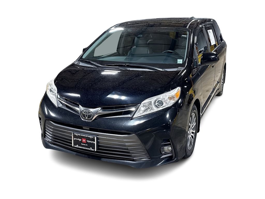 Thumbnail: 2018 Toyota Sienna - 5