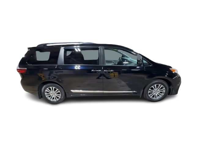 Thumbnail: 2018 Toyota Sienna - 21