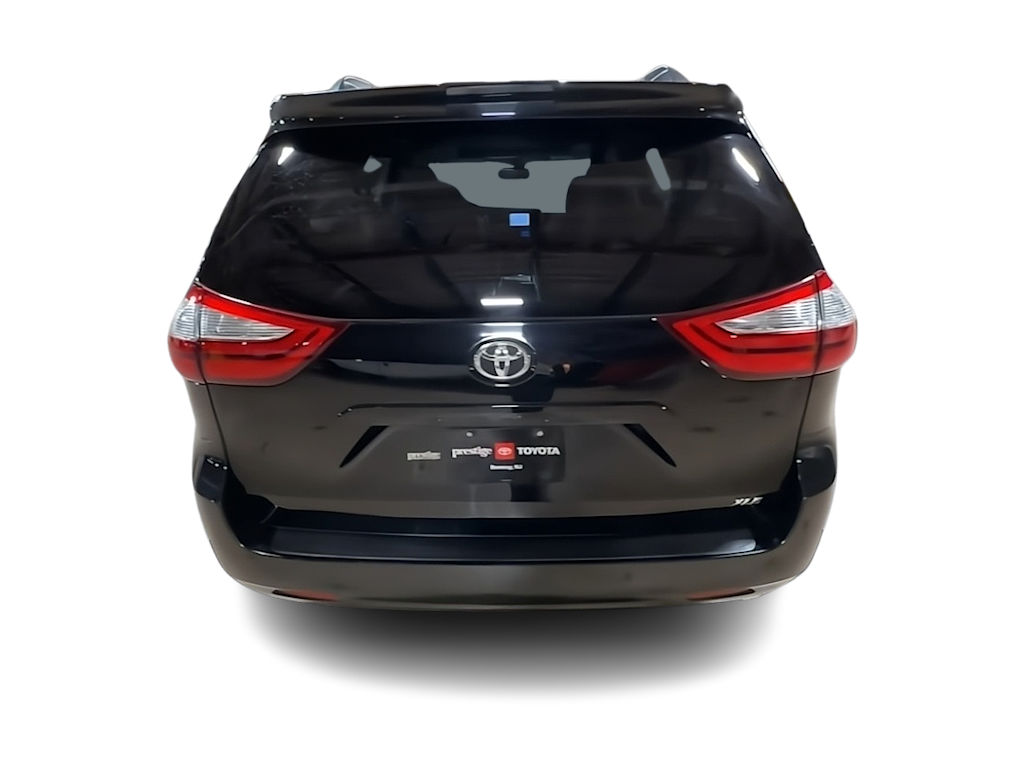 Thumbnail: 2018 Toyota Sienna - 4