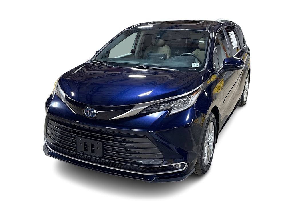 Thumbnail: 2023 Toyota Sienna - 5