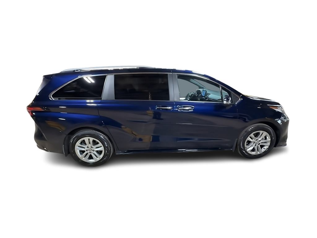 Thumbnail: 2023 Toyota Sienna - 21