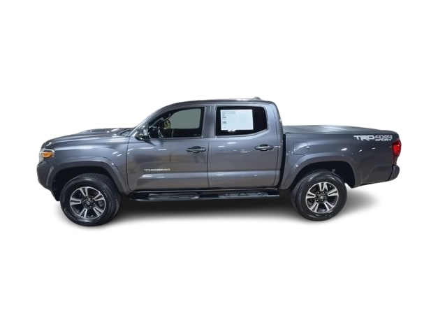 Thumbnail: 2018 Toyota Tacoma - 3