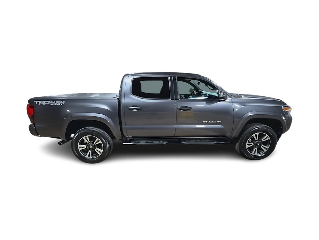 Thumbnail: 2018 Toyota Tacoma - 32