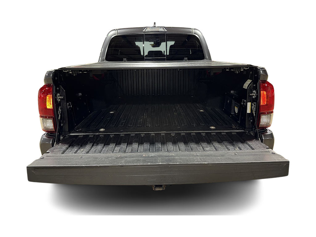 Thumbnail: 2018 Toyota Tacoma - 16