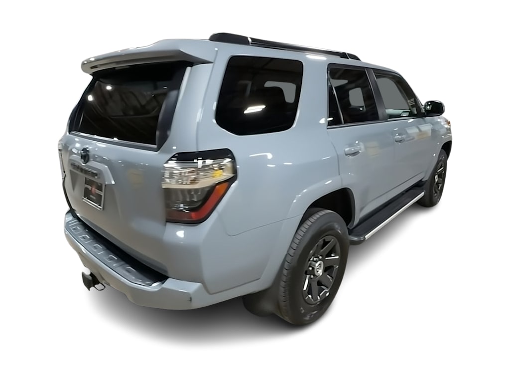 Thumbnail: 2021 Toyota 4Runner - 21