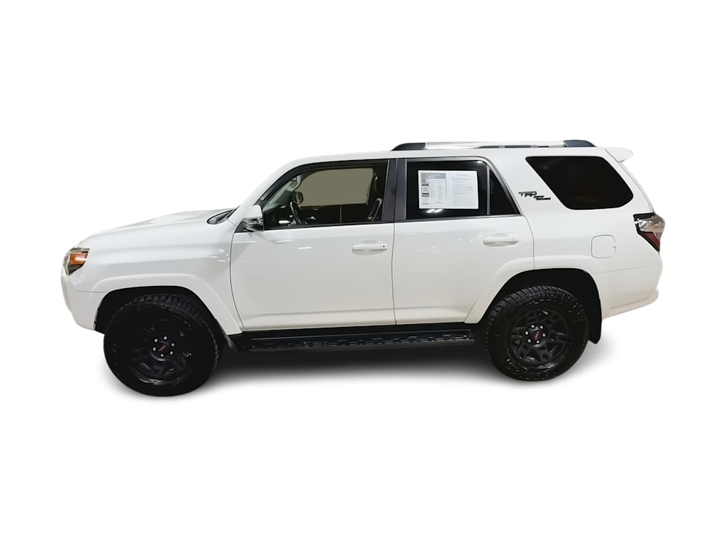 Thumbnail: 2017 Toyota 4Runner - 3