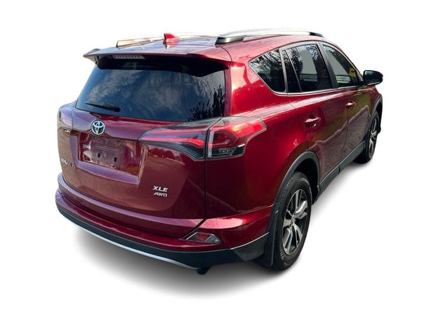 Thumbnail: 2018 Toyota RAV4 - 9