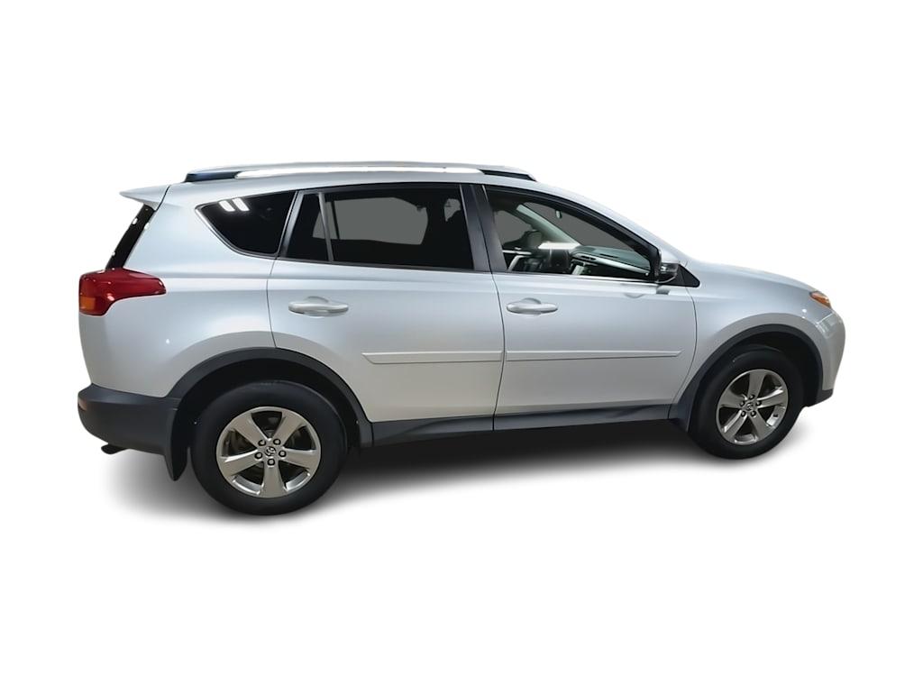 Thumbnail: 2015 Toyota RAV4 - 21