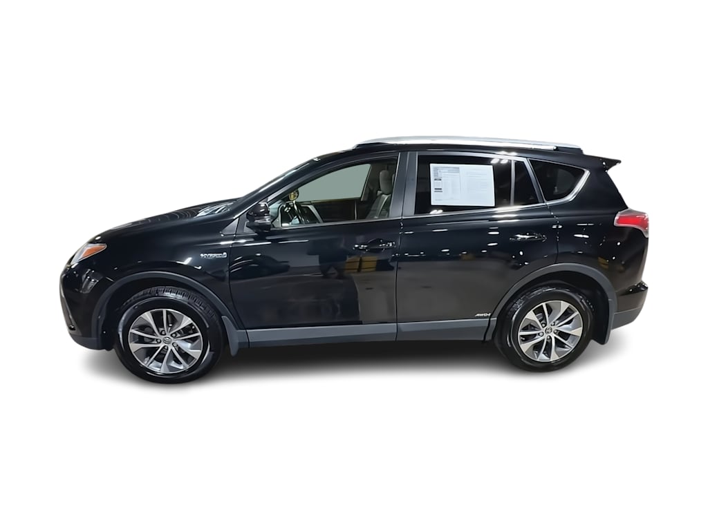 Thumbnail: 2016 Toyota RAV4 - 3