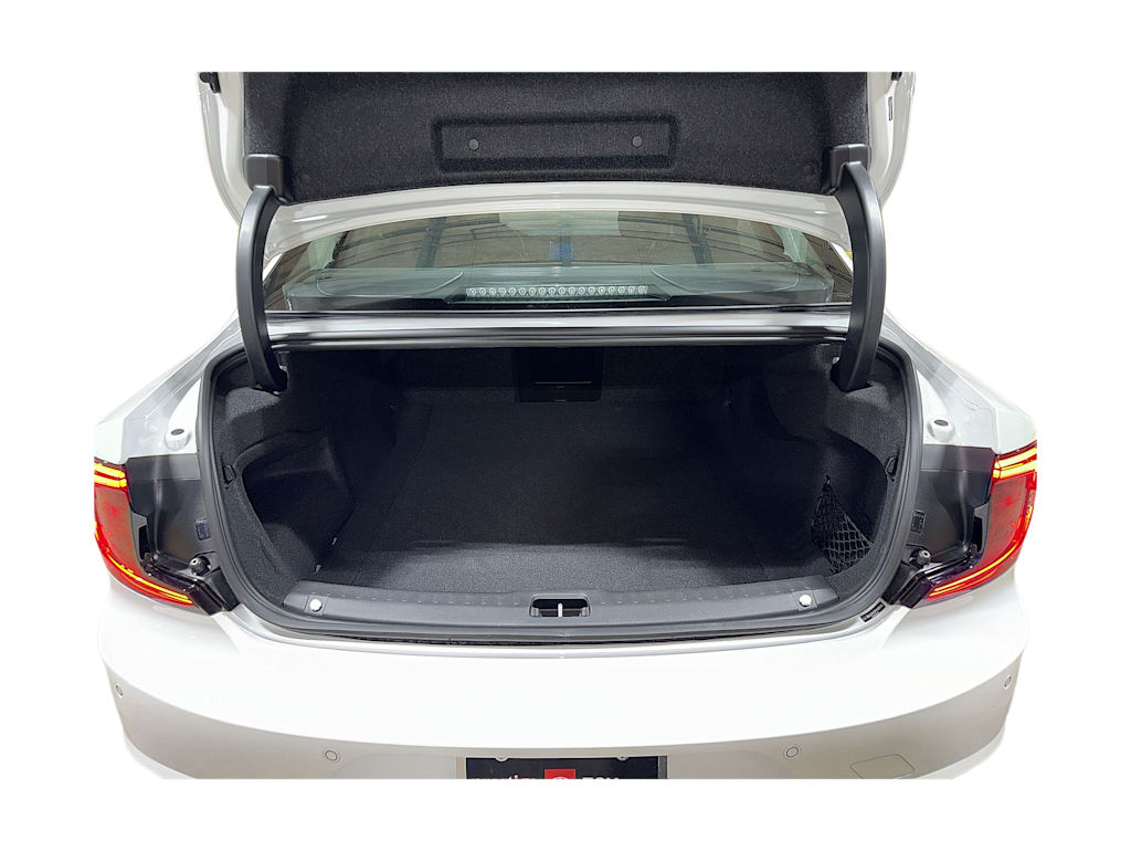 Thumbnail: 2025 Volvo S90 - 15