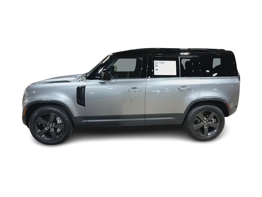 Thumbnail: 2023 Land Rover Defender - 3