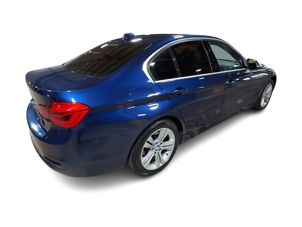 Thumbnail: 2018 BMW 3 Series - 21