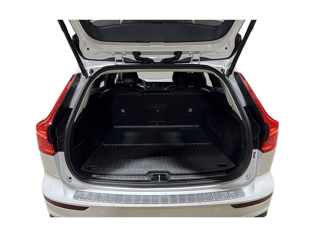 Thumbnail: 2020 Volvo V60 - 15