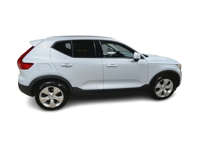 Thumbnail: 2022 Volvo XC40 - 22