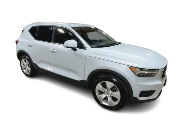 Thumbnail: 2022 Volvo XC40 - 17