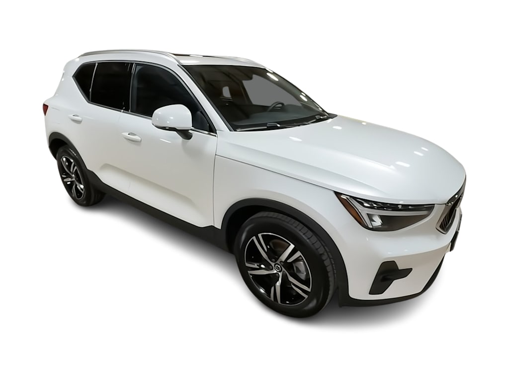 Thumbnail: 2023 Volvo XC40 - 19