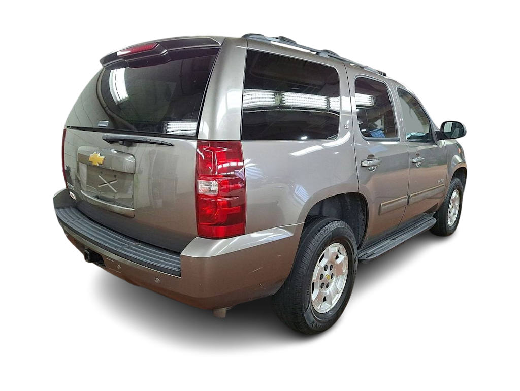 Thumbnail: 2013 Chevrolet Tahoe - 15