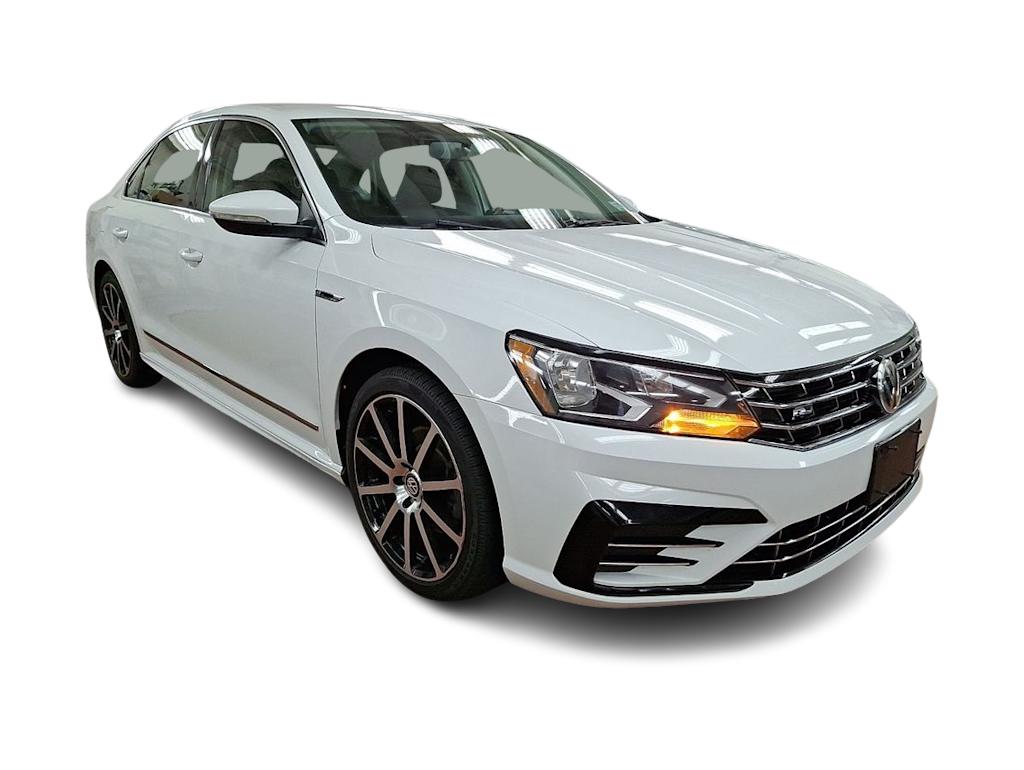 Thumbnail: 2017 Volkswagen Passat - 15