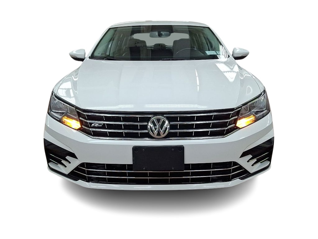Thumbnail: 2017 Volkswagen Passat - 4