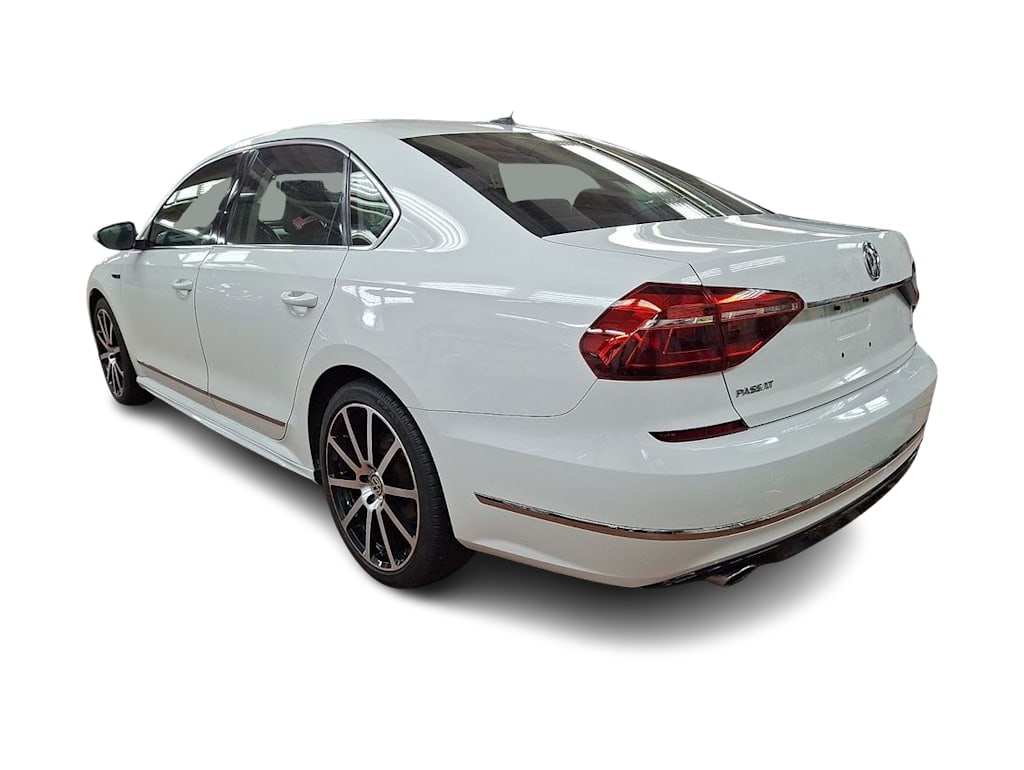 Thumbnail: 2017 Volkswagen Passat - 3