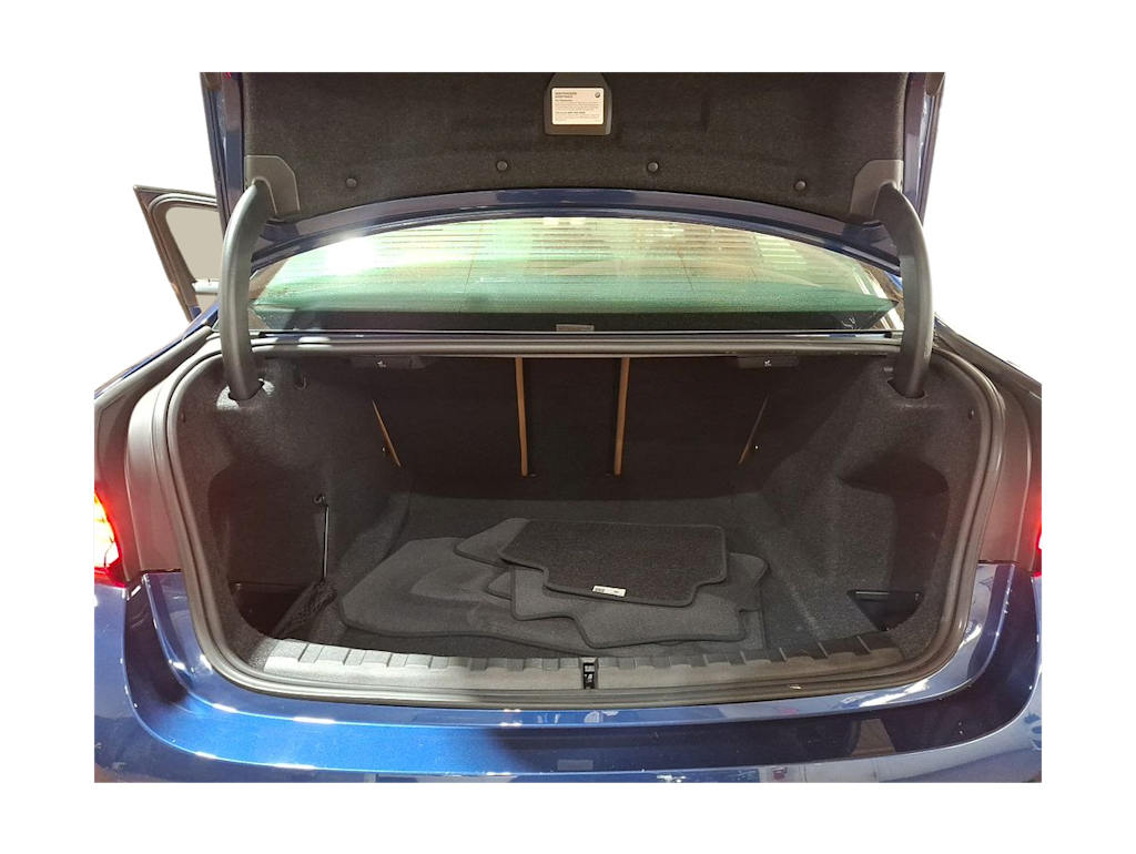 Thumbnail: 2023 BMW 3 Series - 12