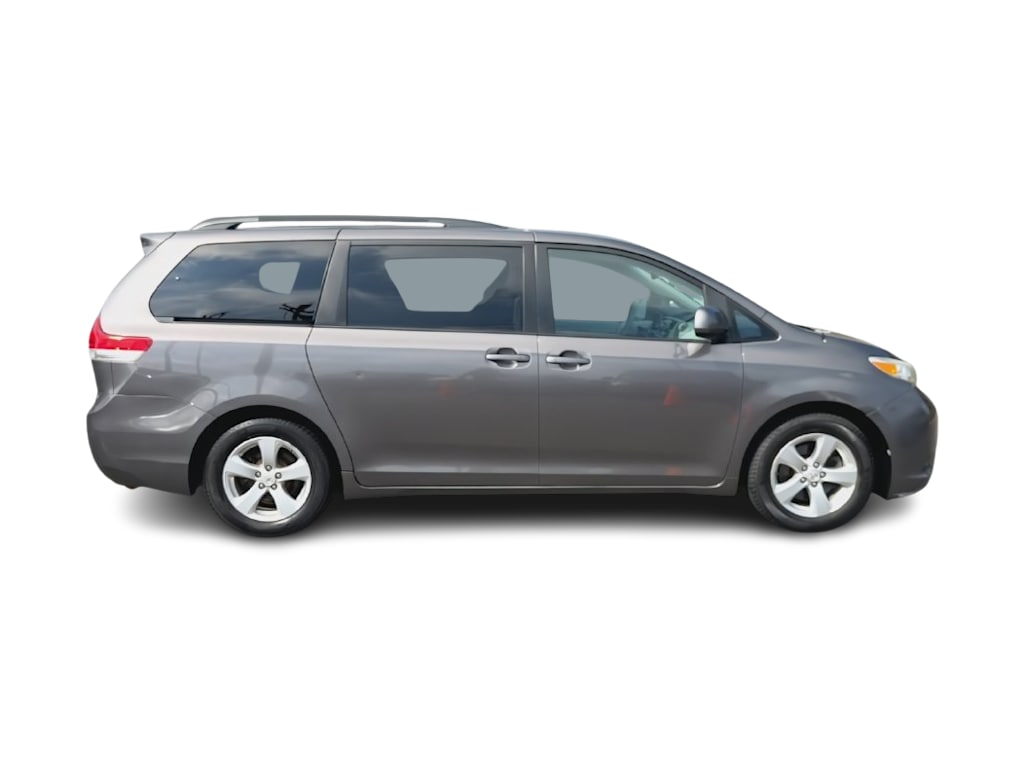 Thumbnail: 2012 Toyota Sienna - 22