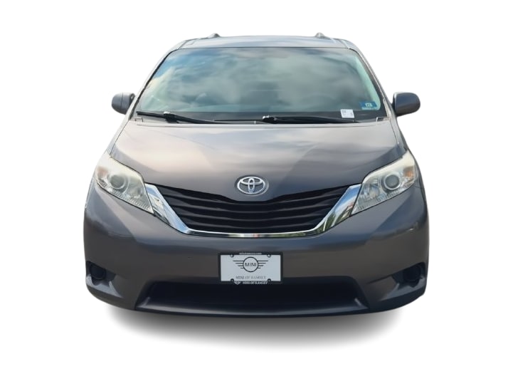 Thumbnail: 2012 Toyota Sienna - 20