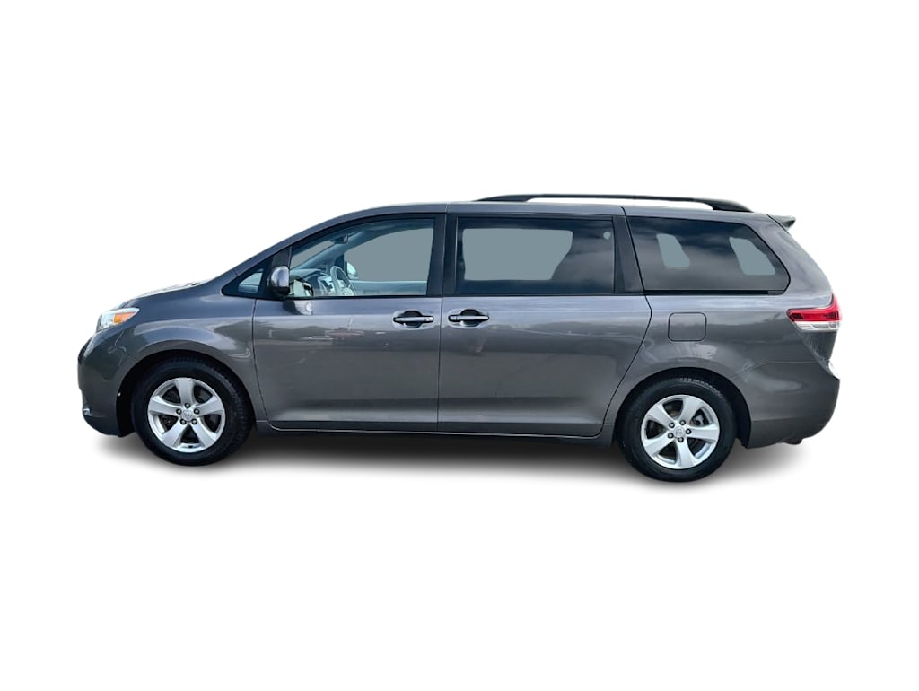 Thumbnail: 2012 Toyota Sienna - 23