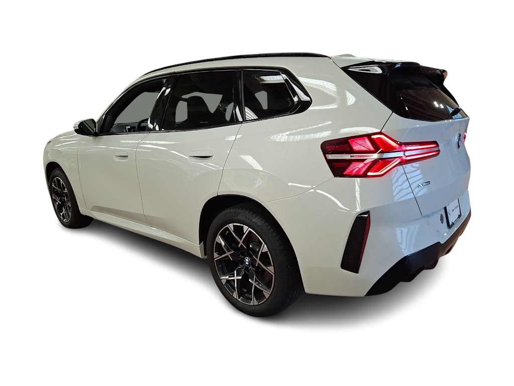 Thumbnail: 2026 BMW X3 - 3