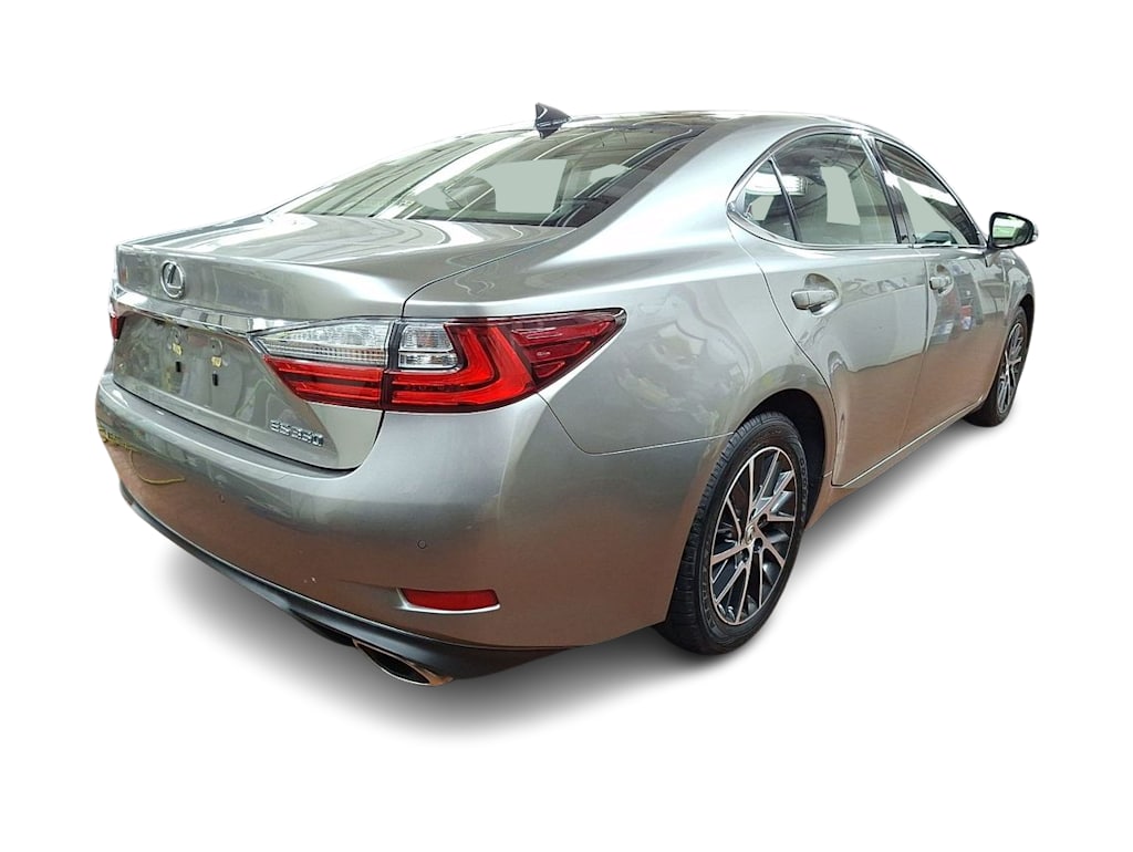 Thumbnail: 2016 Lexus ES - 15